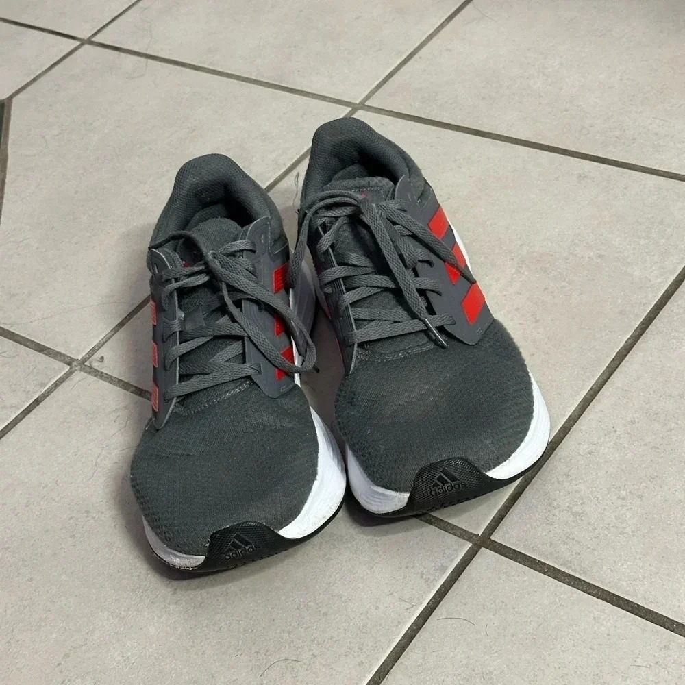 Adidas Men Gray Sneakers Cloudfoam Running Shoes Size 11.